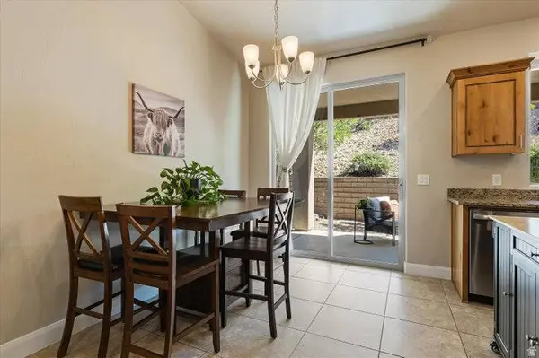 2577 E HILLTOP LEDGE DR, Washington, UT 84780