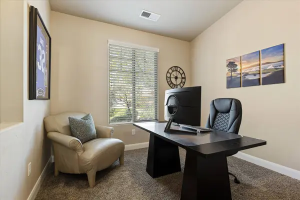2577 E HILLTOP LEDGE DR, Washington, UT 84780