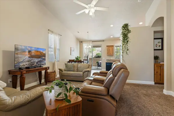 2577 E HILLTOP LEDGE DR, Washington, UT 84780