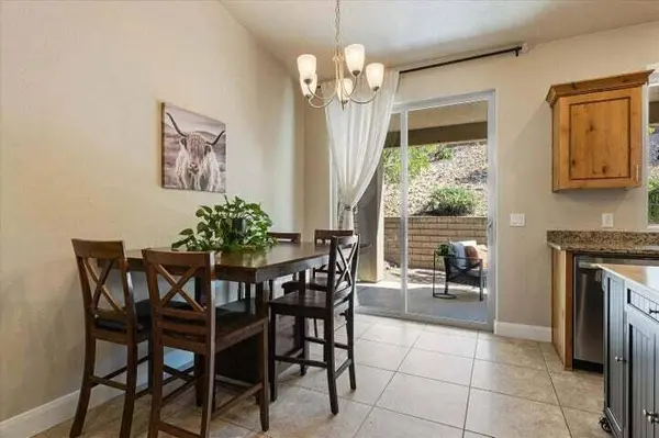 2577 E Hilltop Ledge DR, Washington, UT 84780