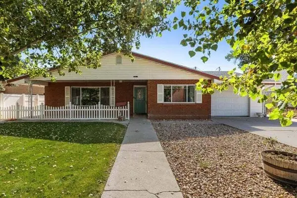 81 S Center ST, Enterprise, UT 84725