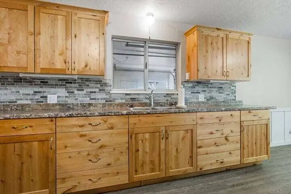 81 S Center ST, Enterprise, UT 84725