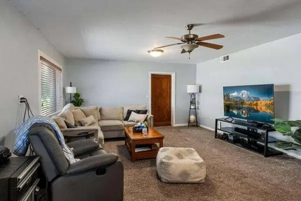 67 S Center ST, Enterprise, UT 84725