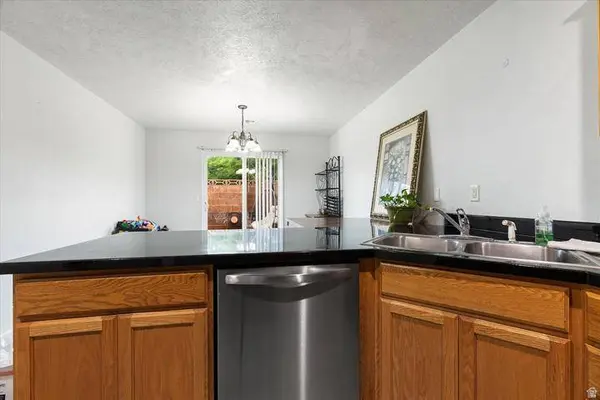 1028 W 180 S, Hurricane, UT 84737