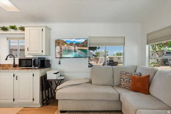 1150 W RED HILLS PKWY #18, Washington, UT 84780