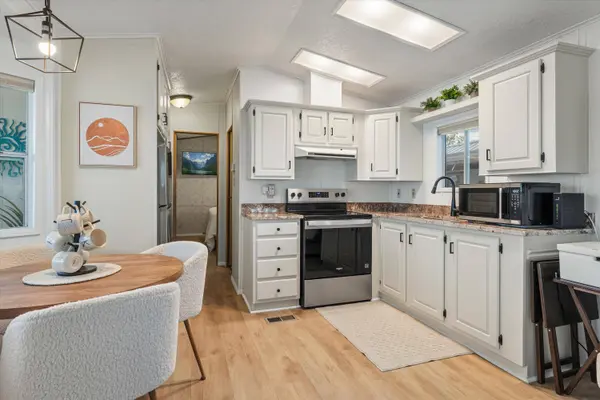 1150 W RED HILLS Pkwy 18, Washington, UT 84780