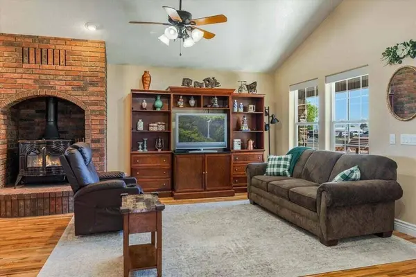 522 S 200 East ST, Enterprise, UT 84725