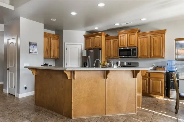 125 S 800 W, Hurricane, UT 84737