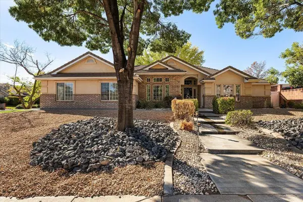 3437 Adobe DR