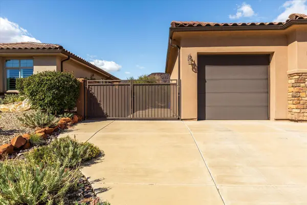 2087 N RESERVE Pkwy, Washington, UT 84780