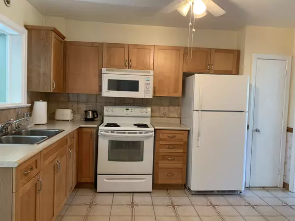 Toronto, ON M6B 3V8,35 Euphrasia Dr