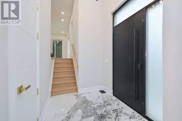 19 KING HIGH AVENUE, Toronto (clanton Park), ON M3H3A8