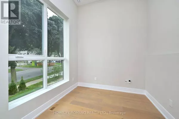 19 KING HIGH AVENUE, Toronto (clanton Park), ON M3H3A8