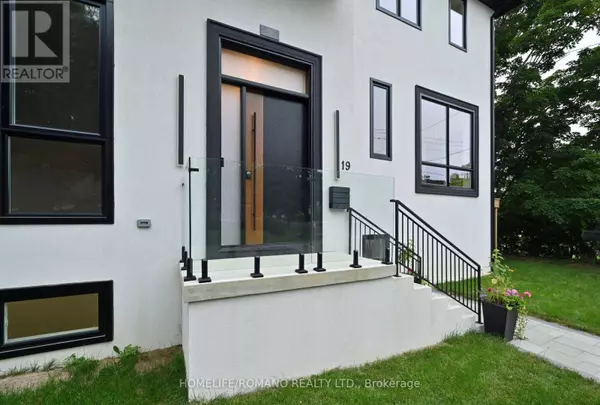 19 KING HIGH AVENUE, Toronto (clanton Park), ON M3H3A8