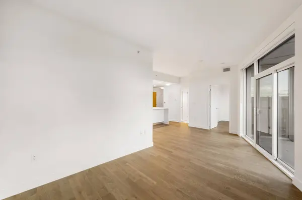 2888 Arbutus ST #307, Vancouver, BC V6J 0J1