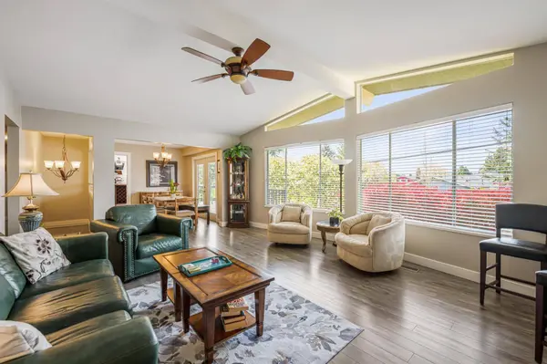 4686 54a ST, Ladner, BC V4K 2Z8