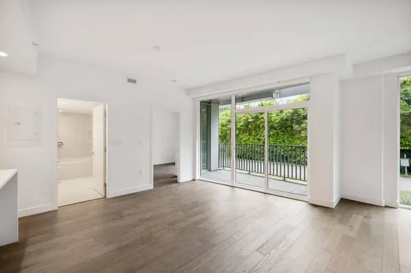 2888 Arbutus ST #203, Vancouver, BC V6J 0J1