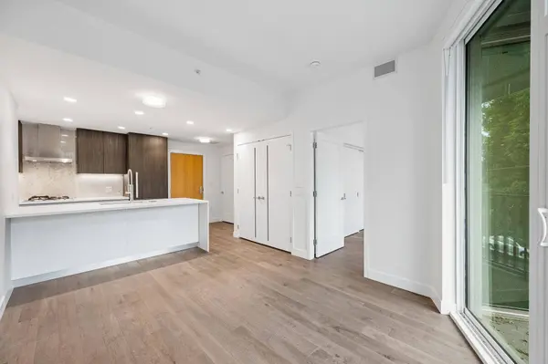2888 Arbutus ST #206, Vancouver, BC V6J 0J1