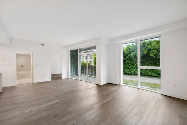 2888 Arbutus ST #203, Vancouver, BC V6J 0J1