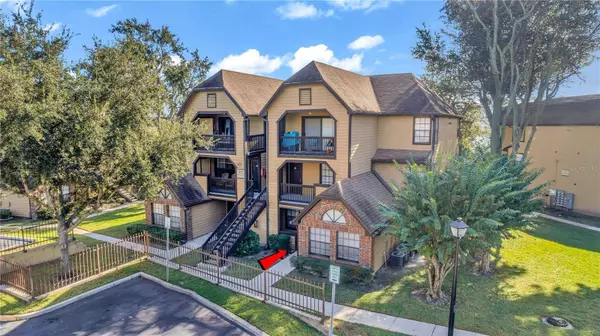 355 LAKEPOINTE DR #102, Altamonte Springs, FL 32701