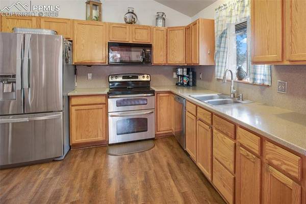 411 Bowman AVE, Woodland Park, CO 80863