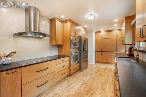 13365 Meadow Glen LN, Colorado Springs, CO 80908