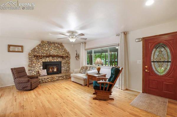 13365 Meadow Glen LN, Colorado Springs, CO 80908