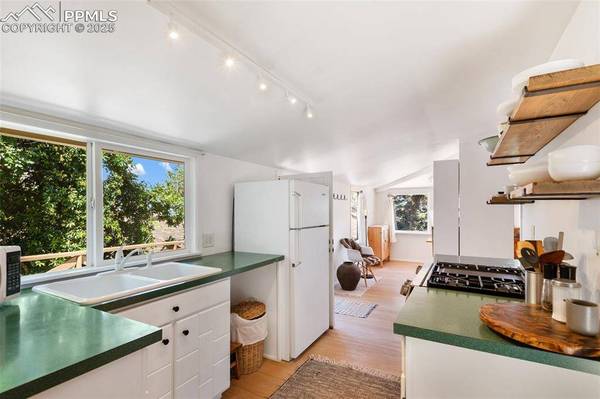 426 Corona AVE, Palmer Lake, CO 80133