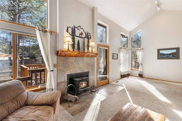 747 Pinon Ridge DR, Woodland Park, CO 80863