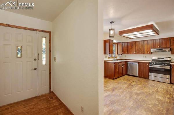 725 Sunnywood LOOP, Woodland Park, CO 80863