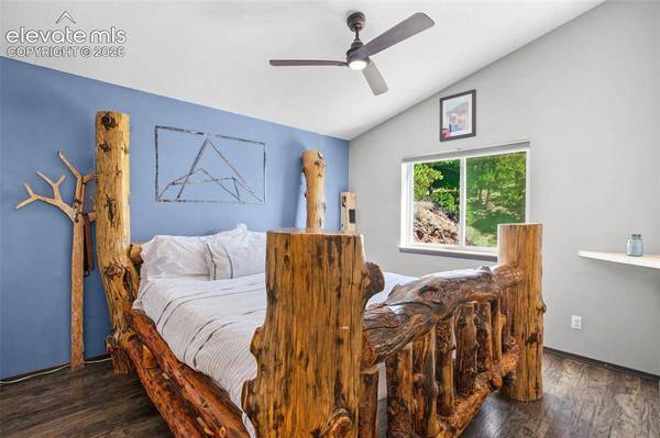 181 Valley LN, Woodland Park, CO 80863
