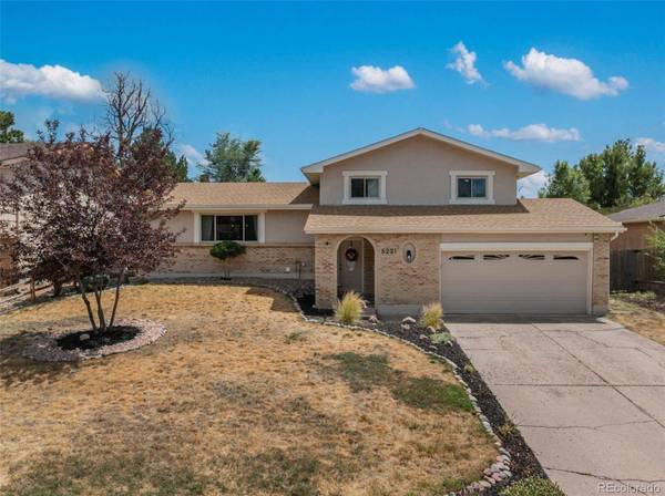 5221 Smokehouse LN