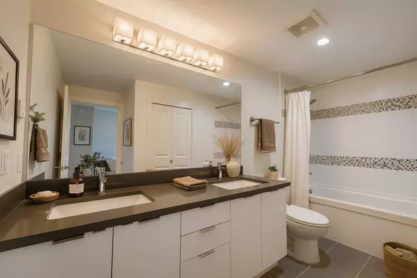 3323 151 ST #405, Surrey, BC V3Z 0L3