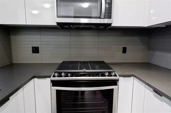 3323 151 ST #405, Surrey, BC V3Z 0L3