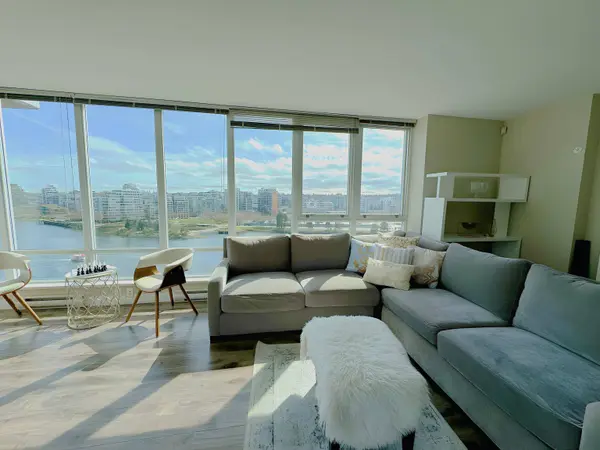 980 Cooperage WAY #1506, Vancouver, BC V6B 0C3