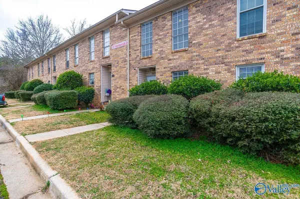 207 Marinawoods Drive SE #6, Huntsville, AL 35803