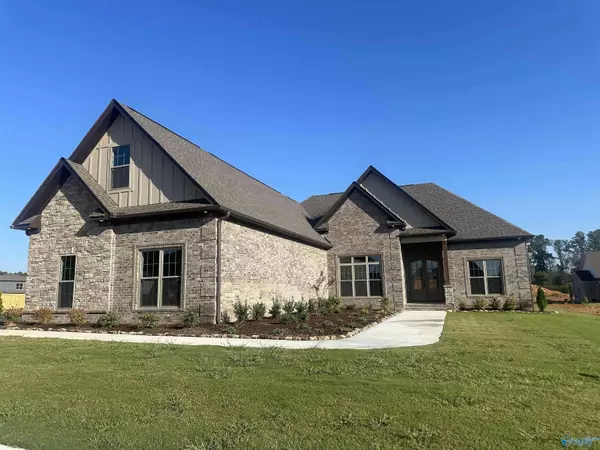 22949 Gunner Circle, Athens, AL 35613