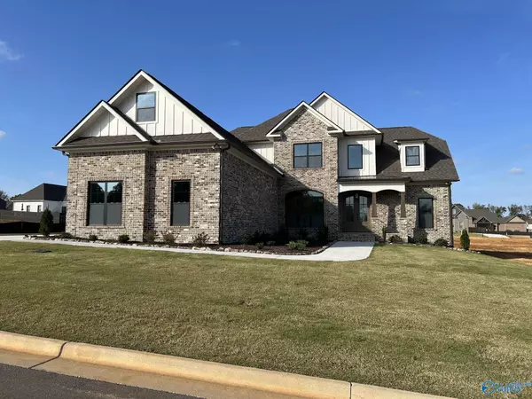 22692 Gunner Circle, Athens, AL 35613