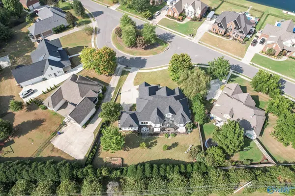 4716 Slalom Run SE, Owens Cross Roads, AL 35763