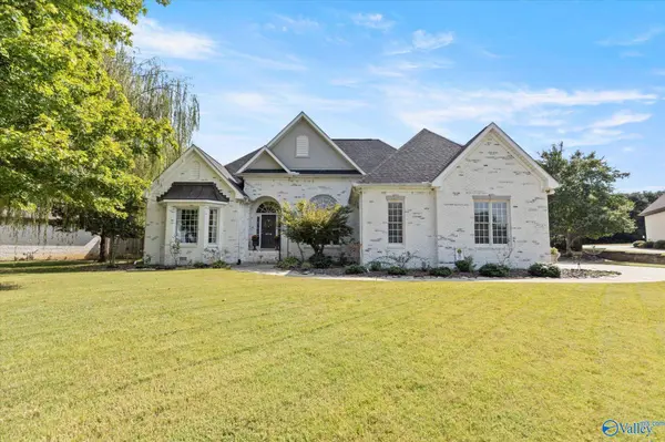 4716 Slalom Run SE, Owens Cross Roads, AL 35763