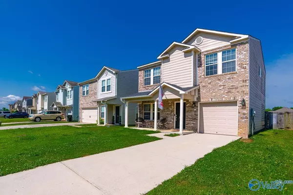 242 Bermuda Lakes Drive, Meridianville, AL 35759