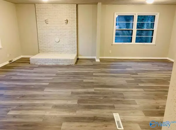 2703 Hilltop Terrace NW, Huntsville, AL 35810