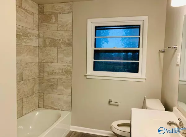 2703 Hilltop Terrace NW, Huntsville, AL 35810