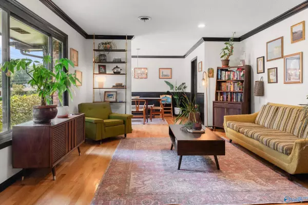 8124 Hickory Hill Lane SE, Huntsville, AL 35802