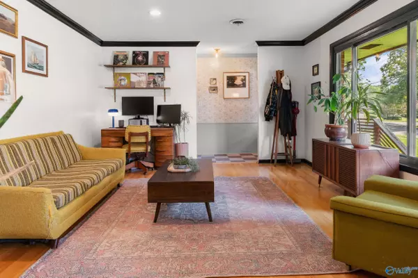 8124 Hickory Hill Lane SE, Huntsville, AL 35802