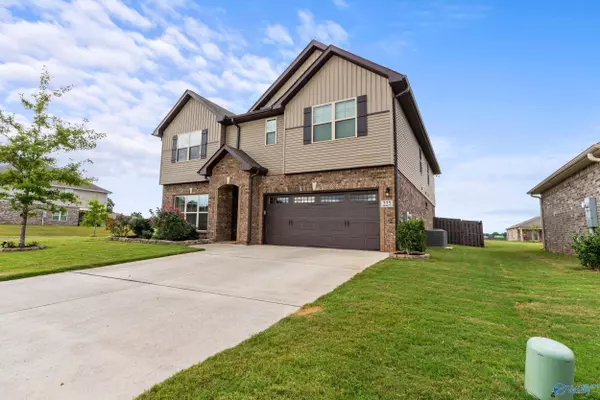 227 Cherry Laurel Drive, Hazel Green, AL 35750