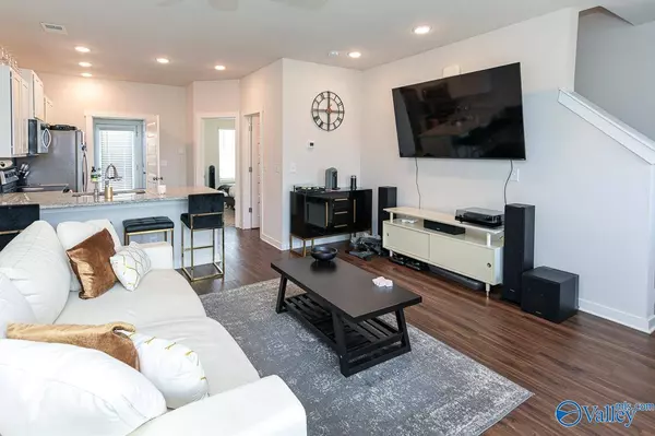 352 Falling Water Lane, Huntsville, AL 35756