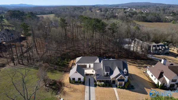 112 Bishop Bend Drive, Huntsville, AL 35806