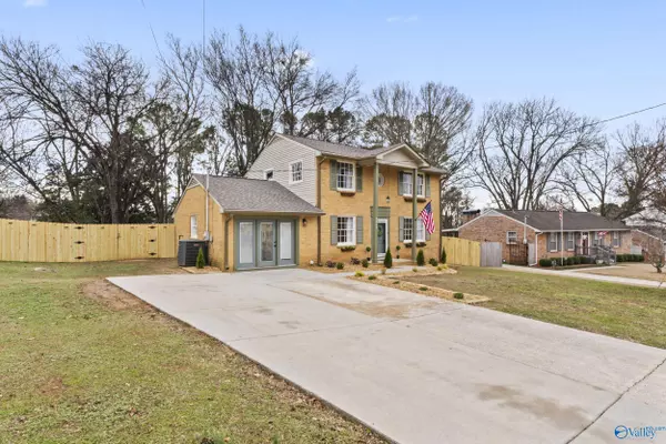 2624 Valley Brook Drive, Huntsville, AL 35811