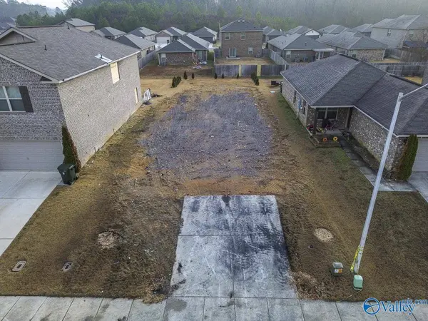 121 Winstead Circle, Owens Cross Roads, AL 35763